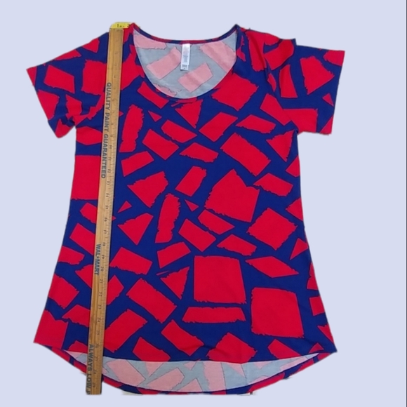 NEW LuLaRoe Top Geometric Pattern - Picture 5 of 7
